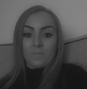 Meet your Posher, Becci